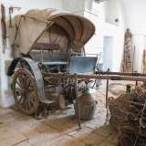 I proprietari ci conducono infine all�interno della masseria che ospita un vero museo della civilt� contadina...